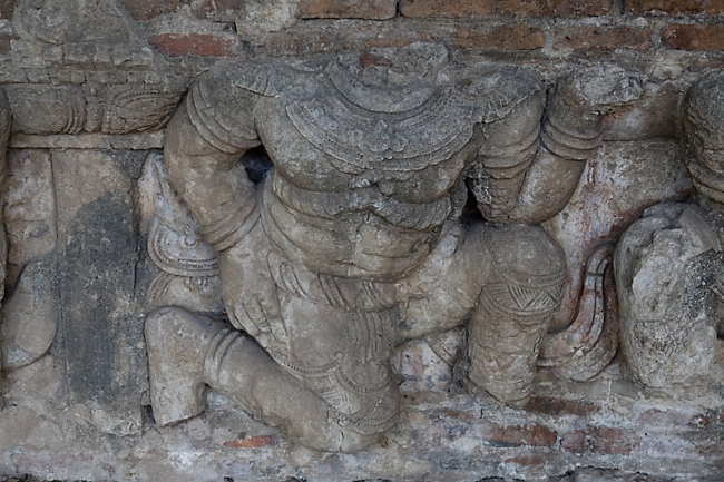 Wat Ratchaburana-045